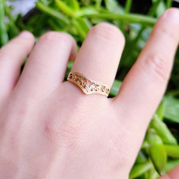 Vintage Solid 9ct Gold 1989 Birmingham Floral Arrow Ring, size 7.75 - Picture 3 of 15